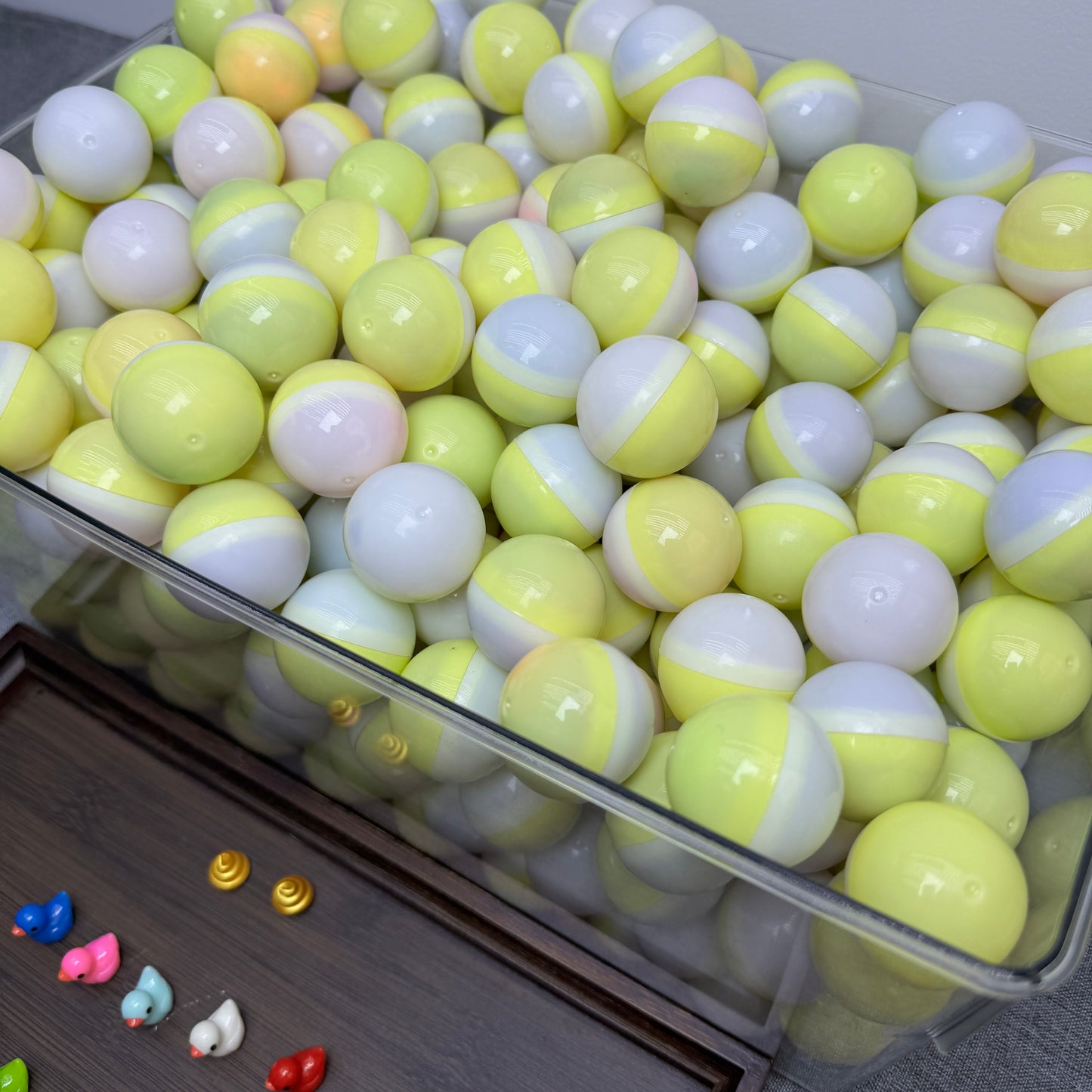 Duck capsules glass bead game