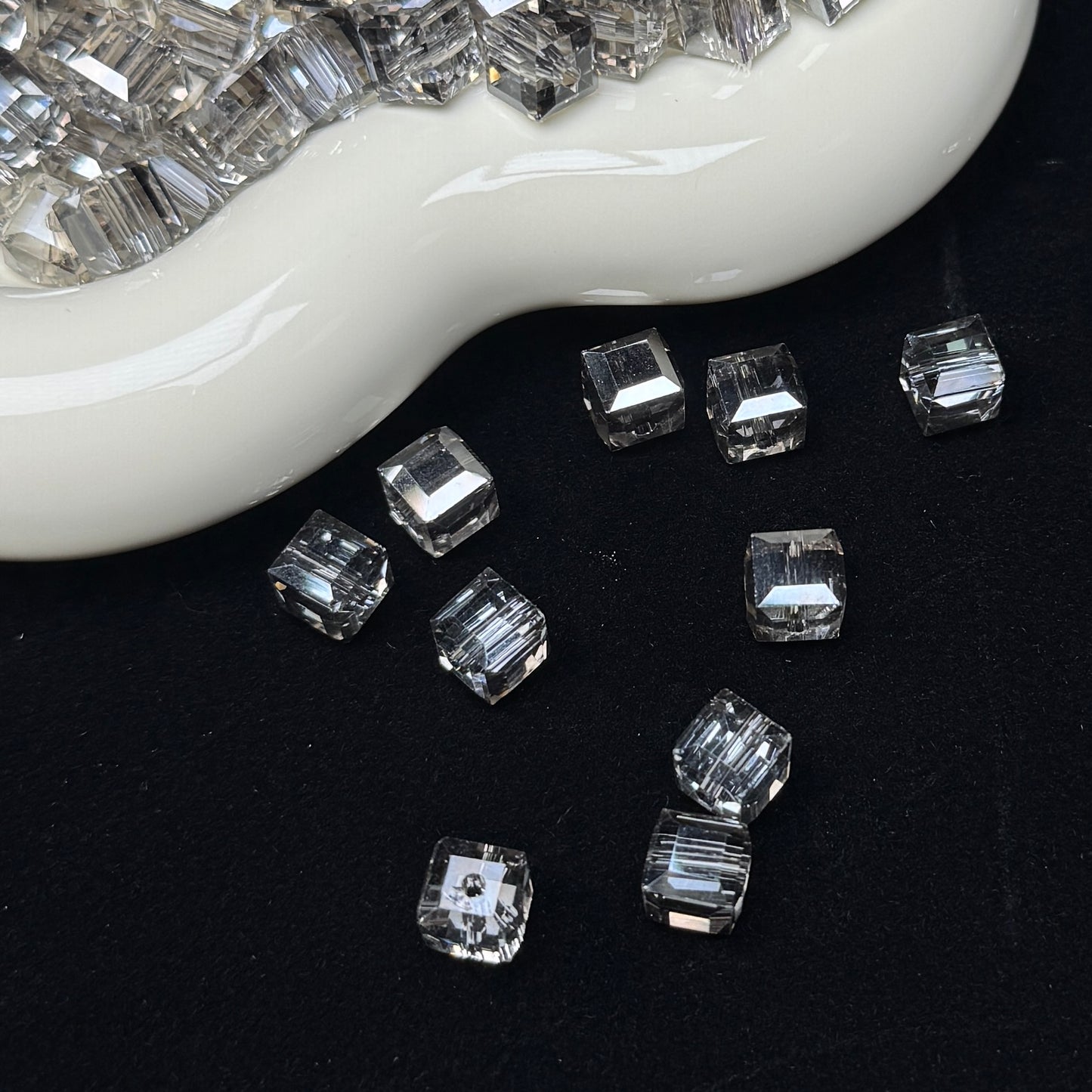 Grey Cube Glass Beads 7mm (GL 4)