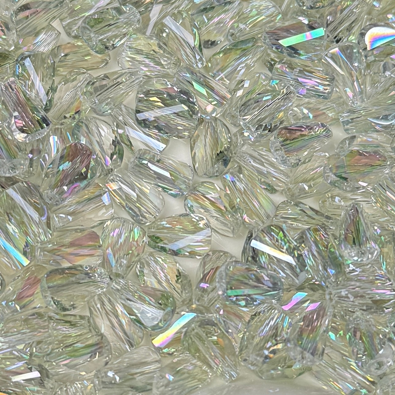 Spring Green Twisted Glass Bead 6*9mm (GL 14)