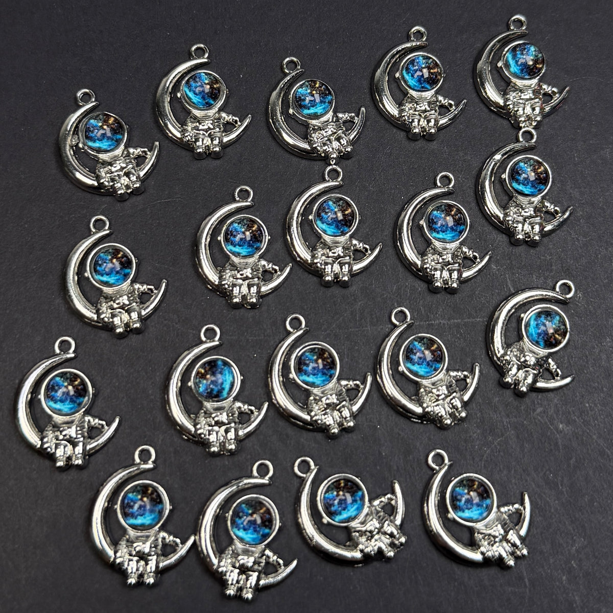 Astronaut Moon Pendant 13*15mm Alloy Accessories ACJF106