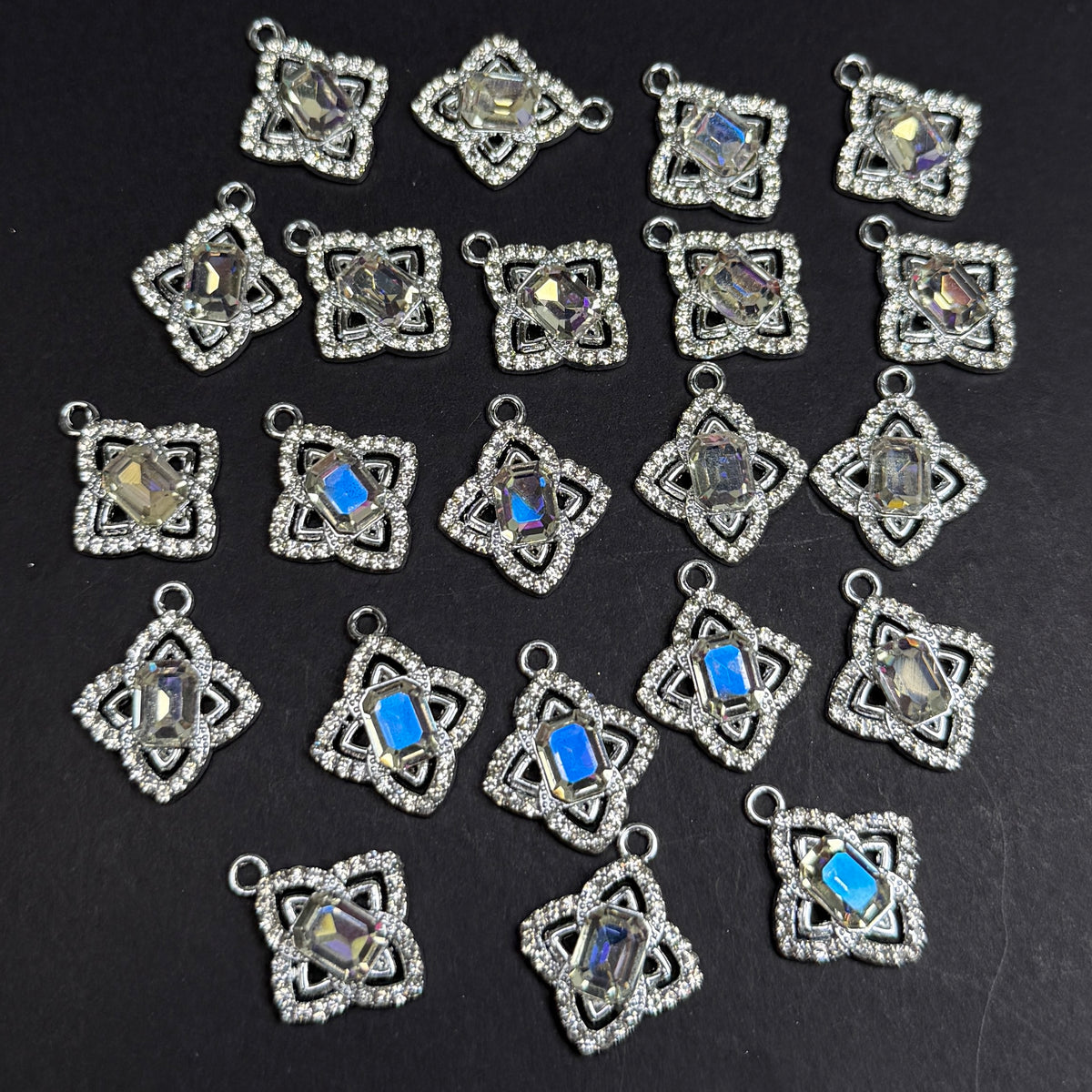 Four-Leaf Clover Pendant/Charm 18mm Alloy Accessories