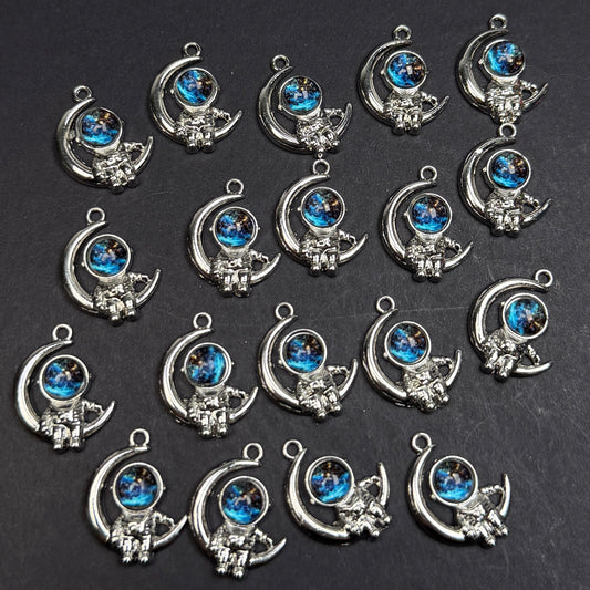 Astronaut Moon Pendant 13*15mm Alloy Accessories ACJF106