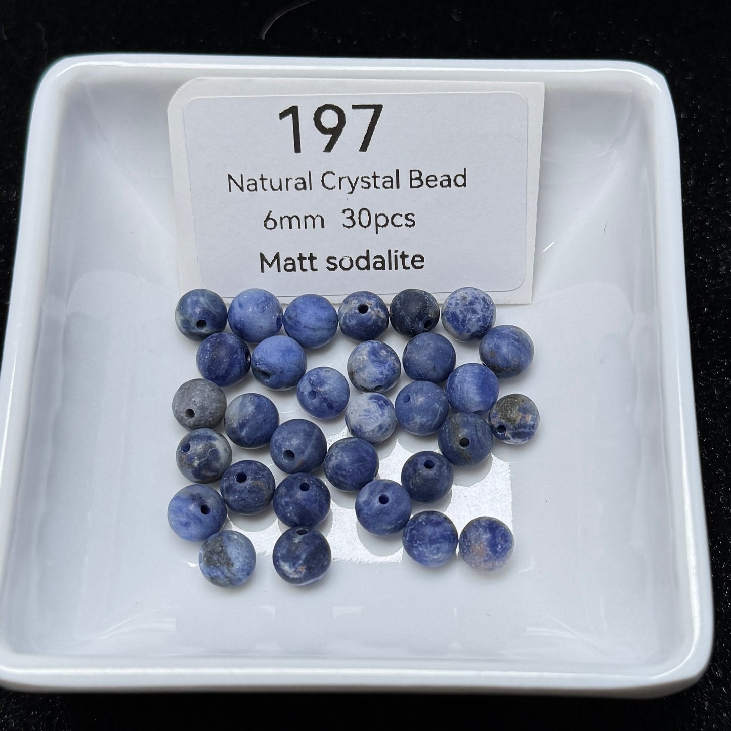 197 Sodalita mate
 Cuentas de cristal natural
 6 mm 30 piezas
