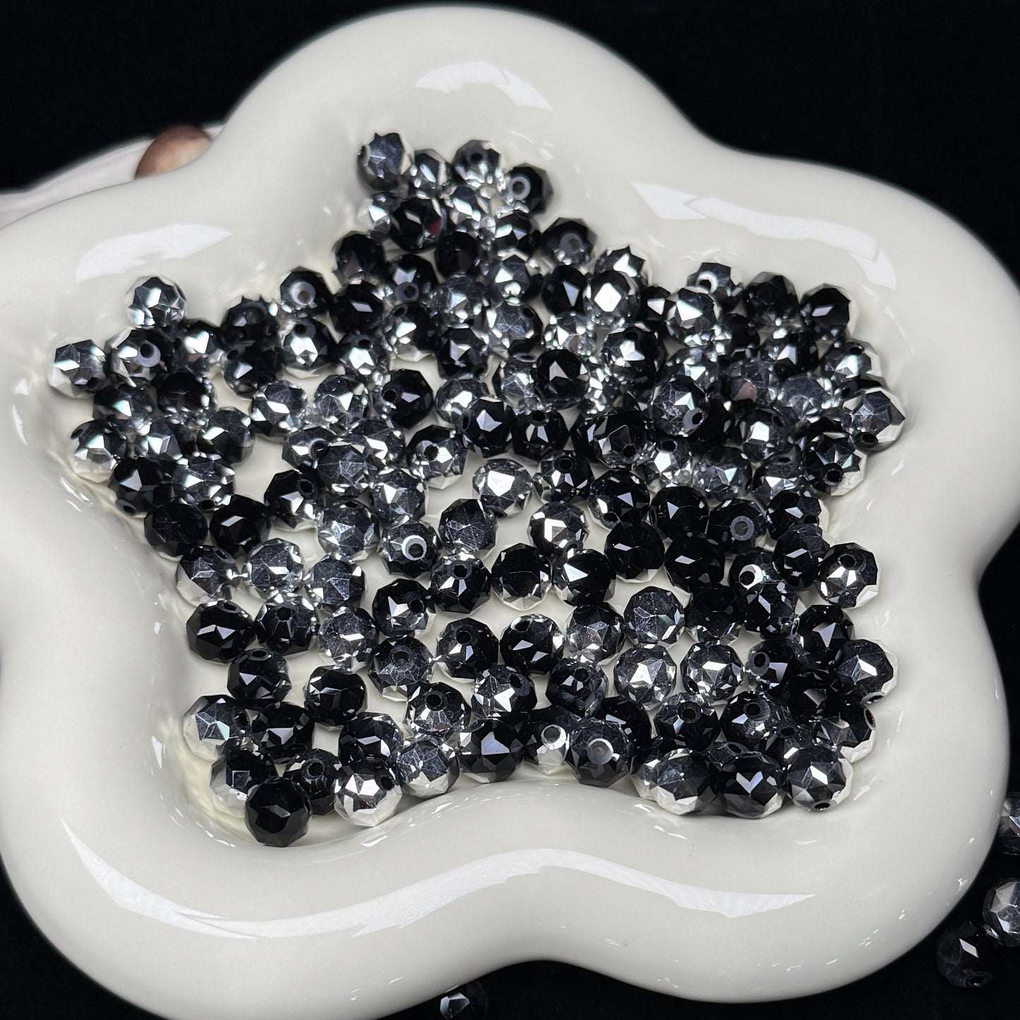 Half Black Half Silver Flower Glass Beads 8mm (GL 20)