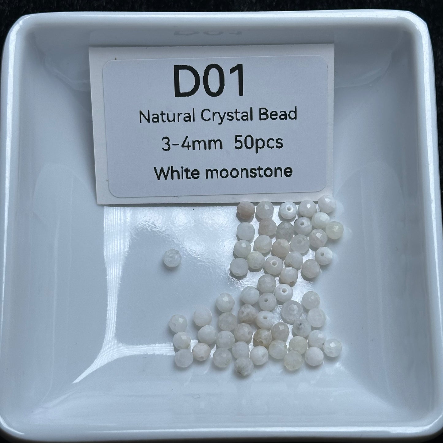 D01 ホワイトムーンストーン
天然水晶ビーズ
3～4mm 50個